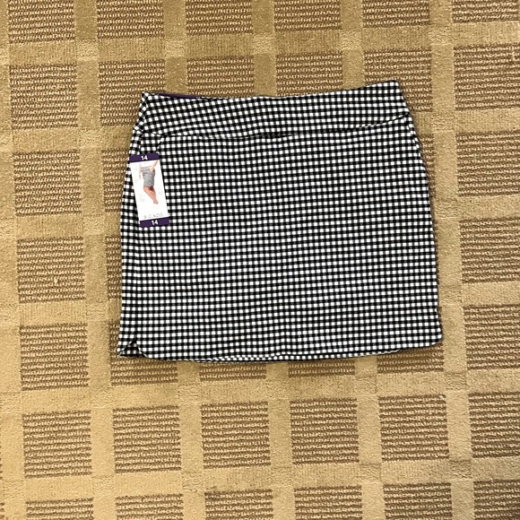 S.C. & Co. Women’s Pull-on Skort with Petal Slits - Picture 6 of 6